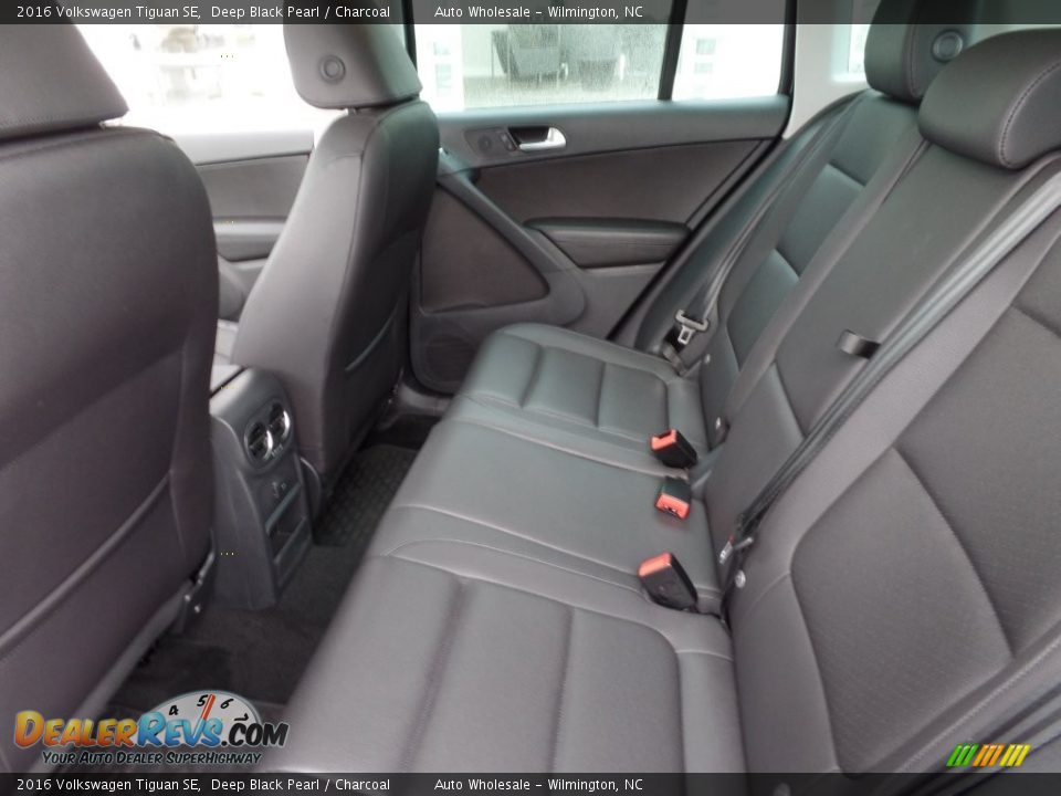 Rear Seat of 2016 Volkswagen Tiguan SE Photo #12