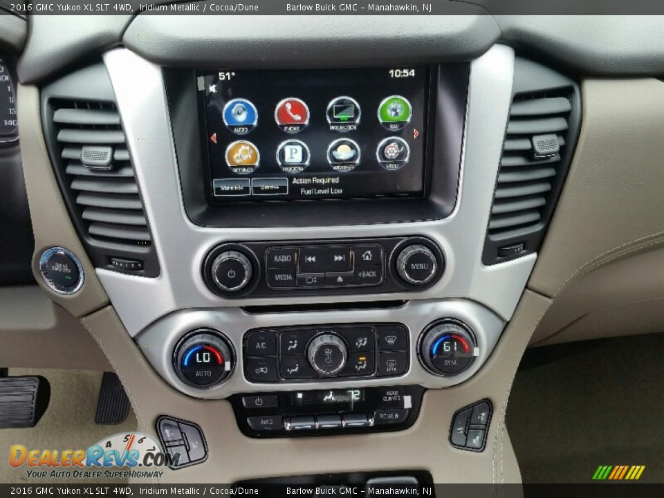 Controls of 2016 GMC Yukon XL SLT 4WD Photo #9