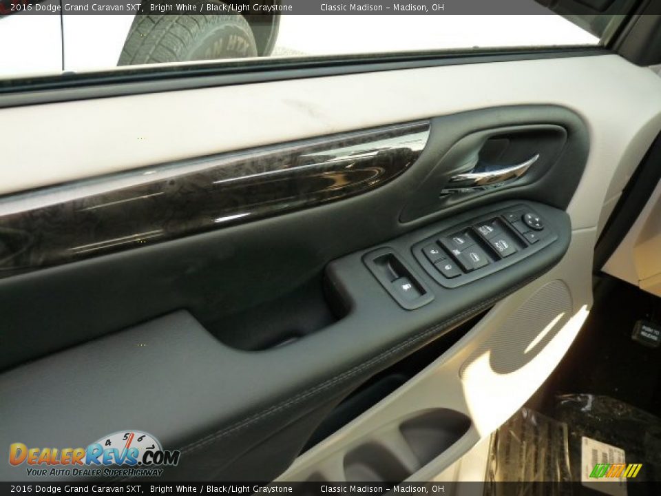 2016 Dodge Grand Caravan SXT Bright White / Black/Light Graystone Photo #1