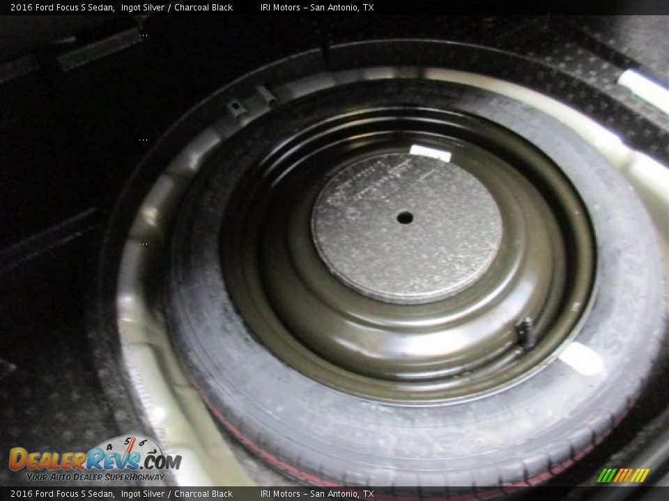 2016 Ford Focus S Sedan Ingot Silver / Charcoal Black Photo #13