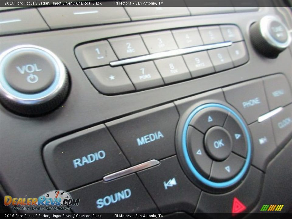 2016 Ford Focus S Sedan Ingot Silver / Charcoal Black Photo #18