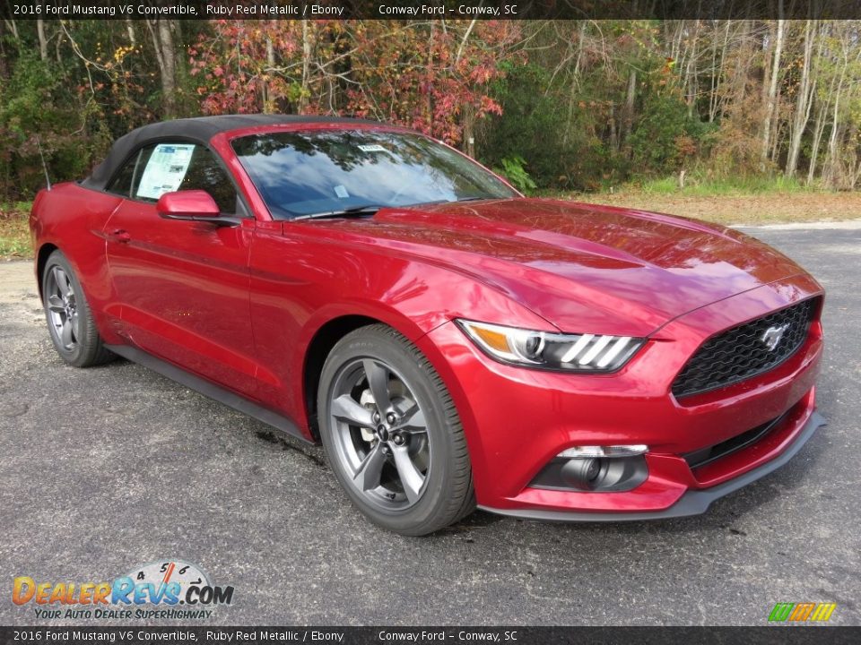 Front 3/4 View of 2016 Ford Mustang V6 Convertible Photo #1