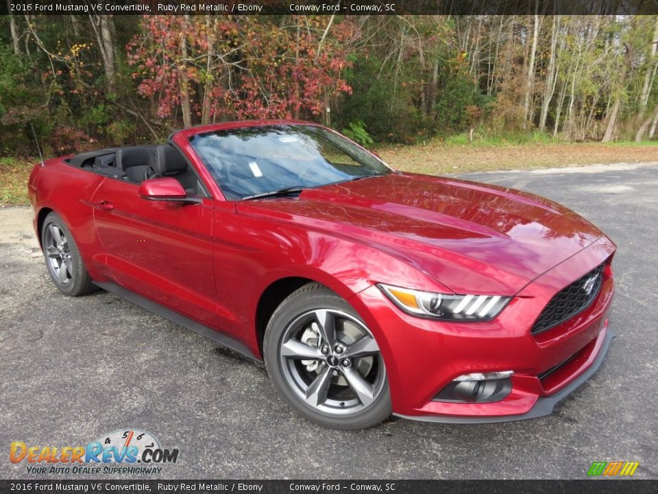 Front 3/4 View of 2016 Ford Mustang V6 Convertible Photo #30
