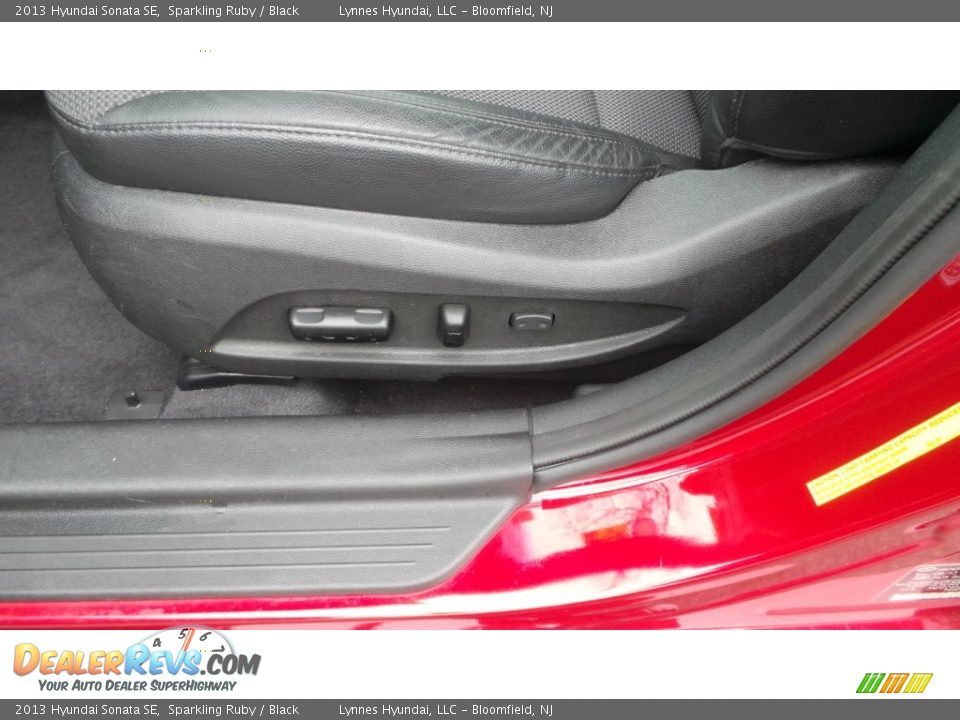 2013 Hyundai Sonata SE Sparkling Ruby / Black Photo #10