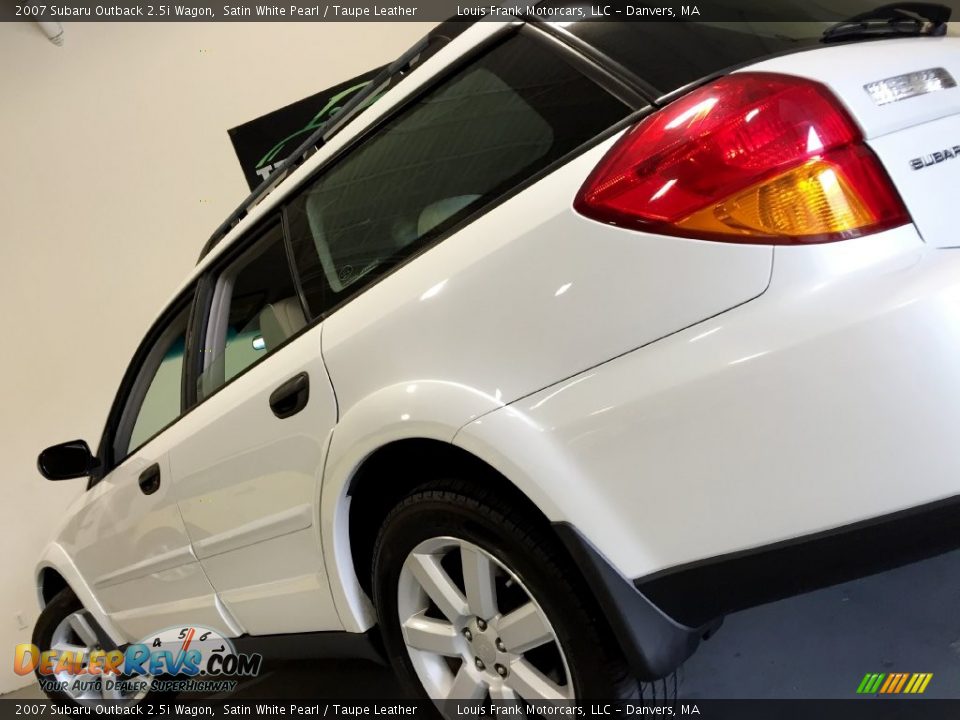 2007 Subaru Outback 2.5i Wagon Satin White Pearl / Taupe Leather Photo #23