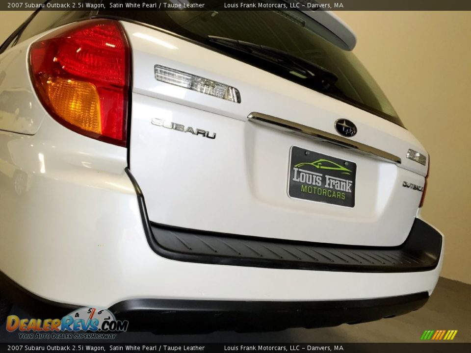 2007 Subaru Outback 2.5i Wagon Satin White Pearl / Taupe Leather Photo #29