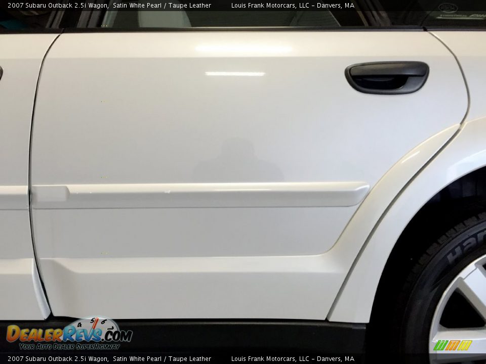 2007 Subaru Outback 2.5i Wagon Satin White Pearl / Taupe Leather Photo #34