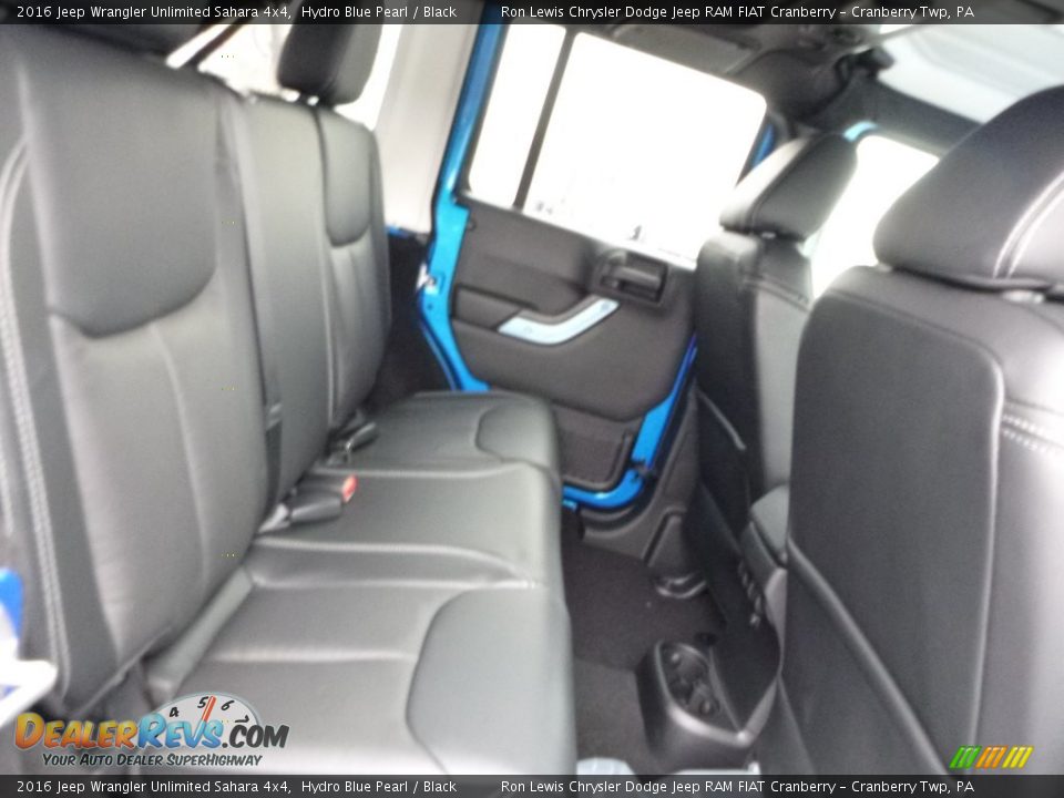 2016 Jeep Wrangler Unlimited Sahara 4x4 Hydro Blue Pearl / Black Photo #8