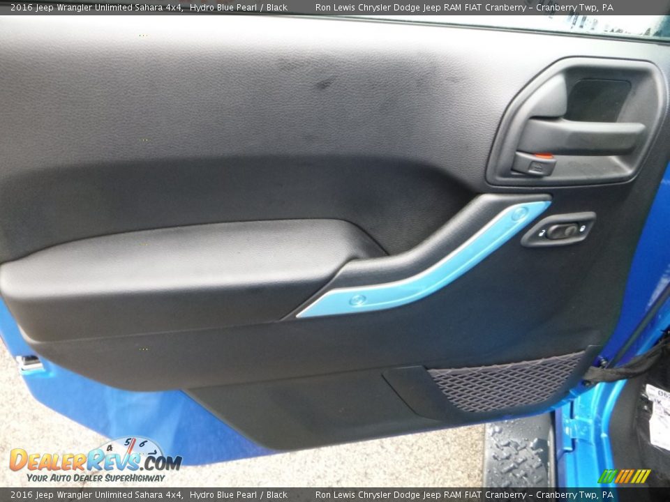 2016 Jeep Wrangler Unlimited Sahara 4x4 Hydro Blue Pearl / Black Photo #15