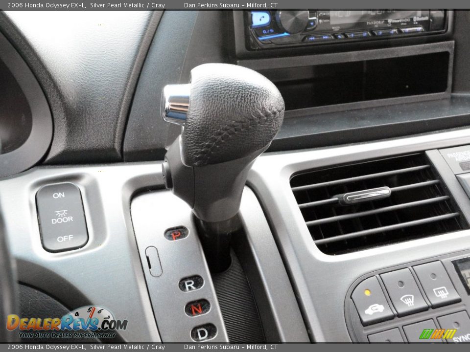 2006 Honda Odyssey EX-L Silver Pearl Metallic / Gray Photo #15
