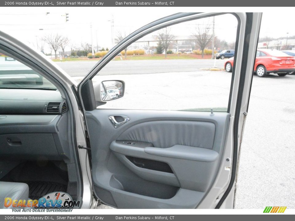 2006 Honda Odyssey EX-L Silver Pearl Metallic / Gray Photo #19