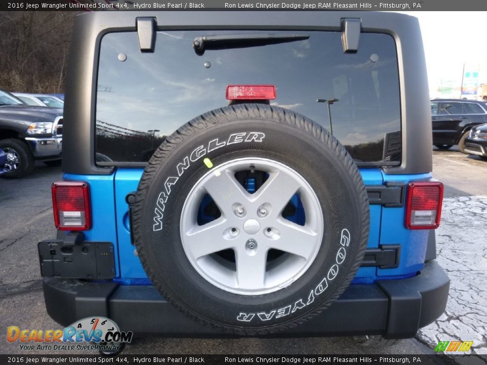 2016 Jeep Wrangler Unlimited Sport 4x4 Hydro Blue Pearl / Black Photo #4
