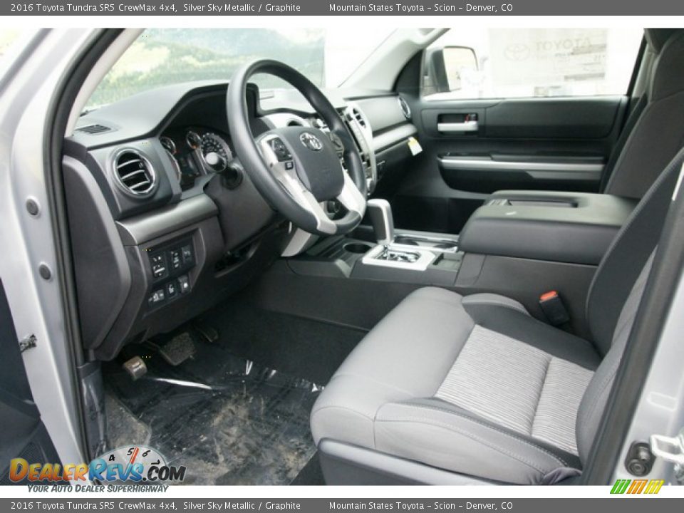 Graphite Interior - 2016 Toyota Tundra SR5 CrewMax 4x4 Photo #5