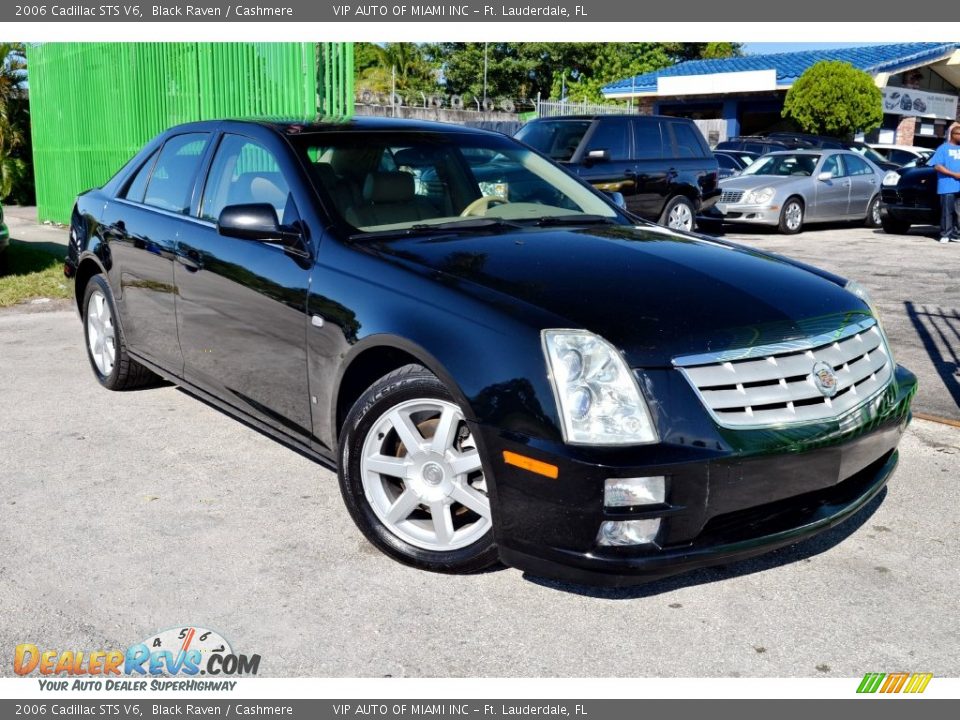 Front 3/4 View of 2006 Cadillac STS V6 Photo #1