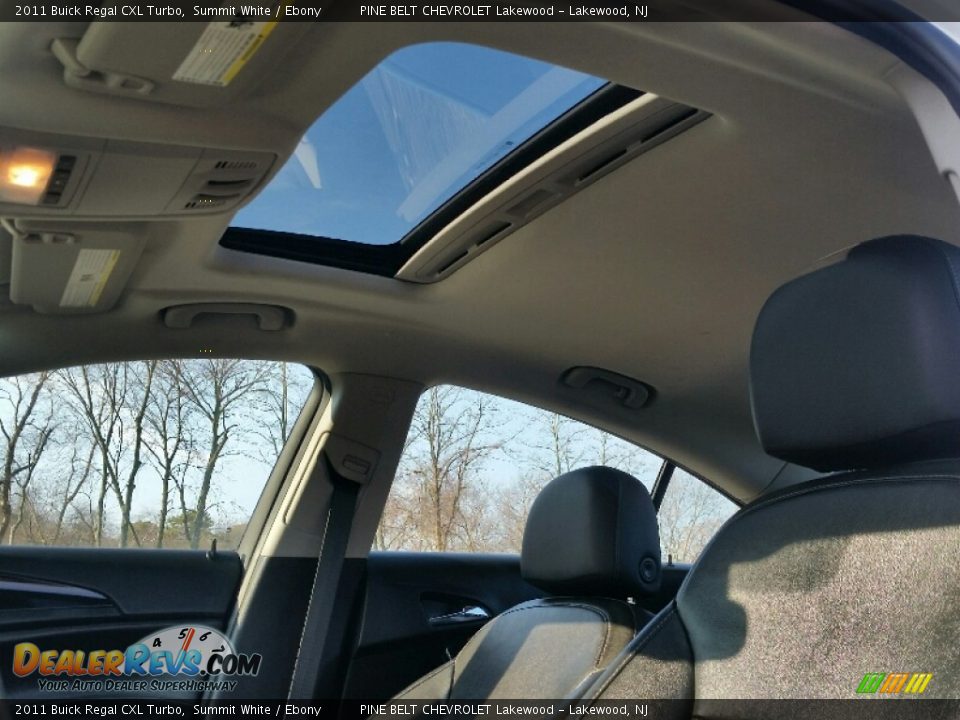 2011 Buick Regal CXL Turbo Summit White / Ebony Photo #10