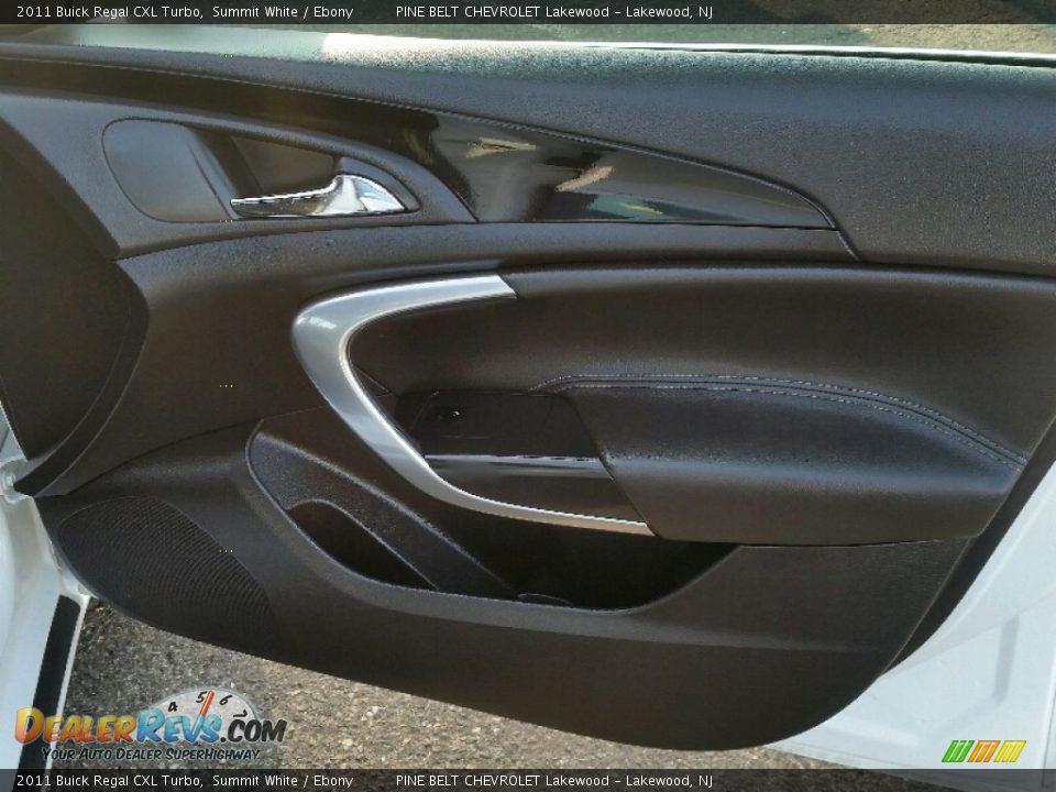 2011 Buick Regal CXL Turbo Summit White / Ebony Photo #24
