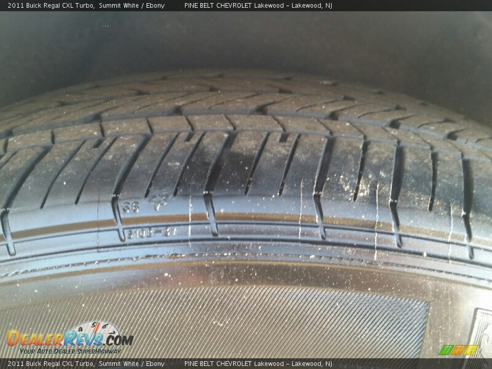 2011 Buick Regal CXL Turbo Summit White / Ebony Photo #31