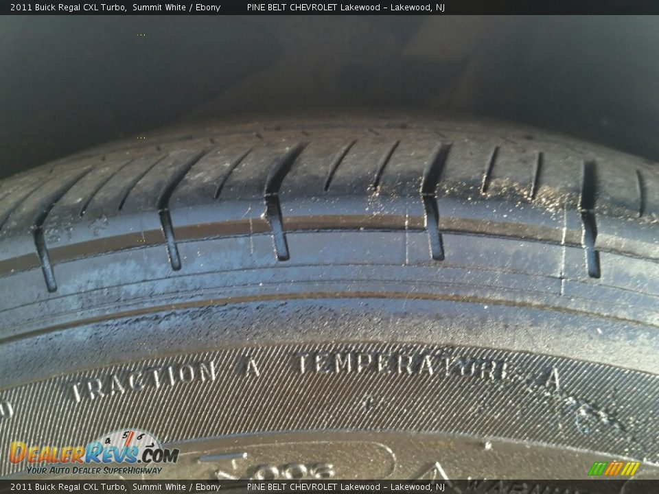 2011 Buick Regal CXL Turbo Summit White / Ebony Photo #32