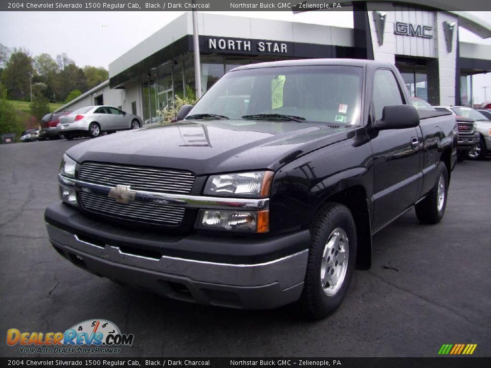 2004 Chevrolet Silverado 1500 Regular Cab Black / Dark Charcoal Photo #1