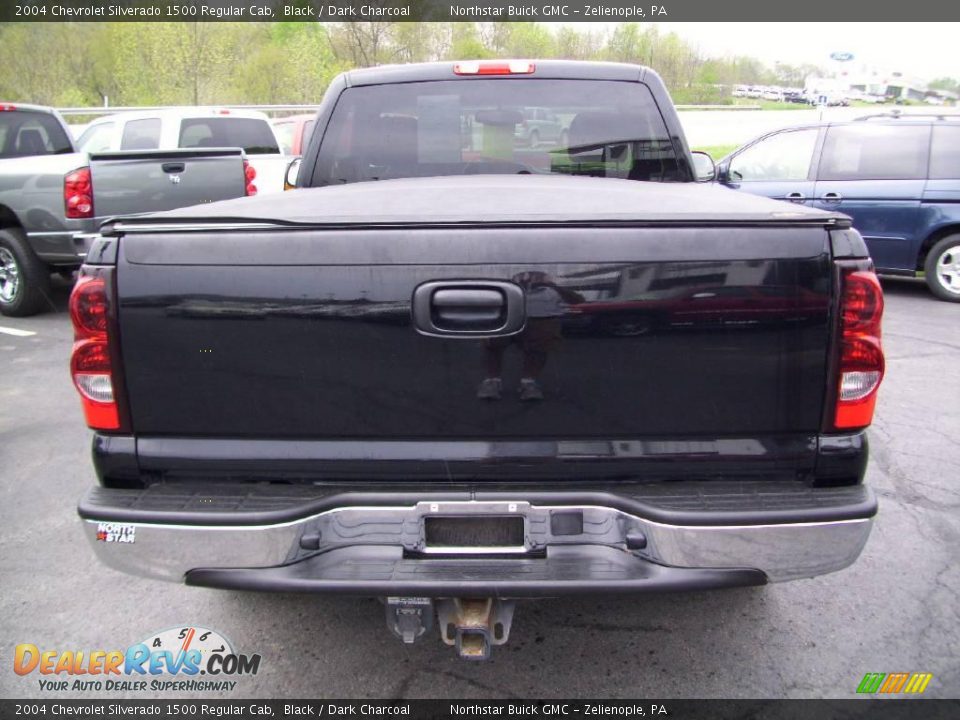 2004 Chevrolet Silverado 1500 Regular Cab Black / Dark Charcoal Photo #4
