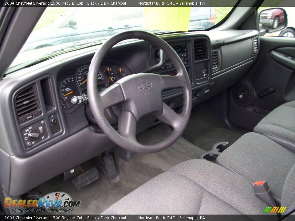 2004 Chevrolet Silverado 1500 Regular Cab Black / Dark Charcoal Photo #11
