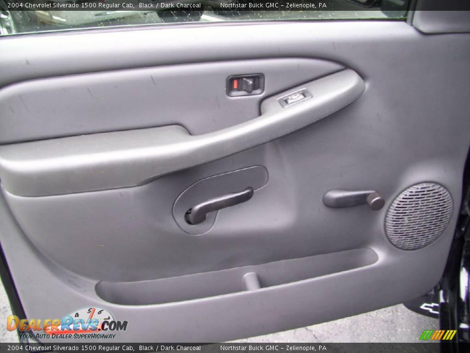 2004 Chevrolet Silverado 1500 Regular Cab Black / Dark Charcoal Photo #12
