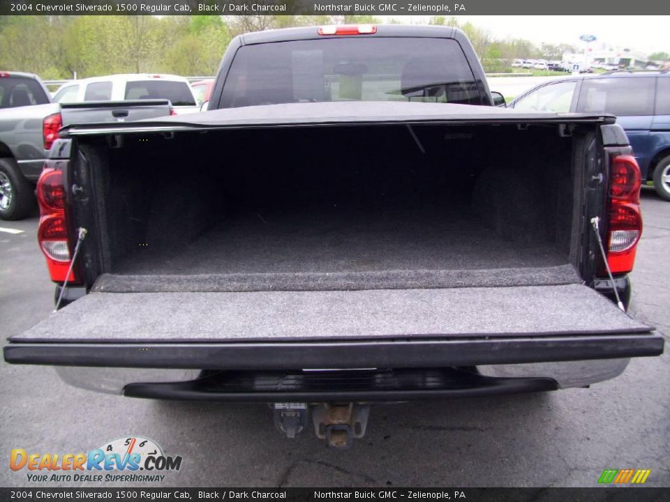 2004 Chevrolet Silverado 1500 Regular Cab Black / Dark Charcoal Photo #13