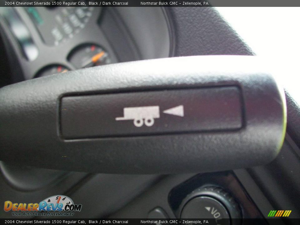 2004 Chevrolet Silverado 1500 Regular Cab Black / Dark Charcoal Photo #18