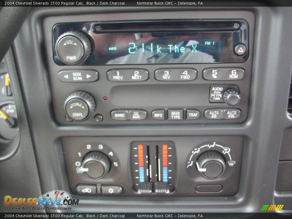 2004 Chevrolet Silverado 1500 Regular Cab Black / Dark Charcoal Photo #19