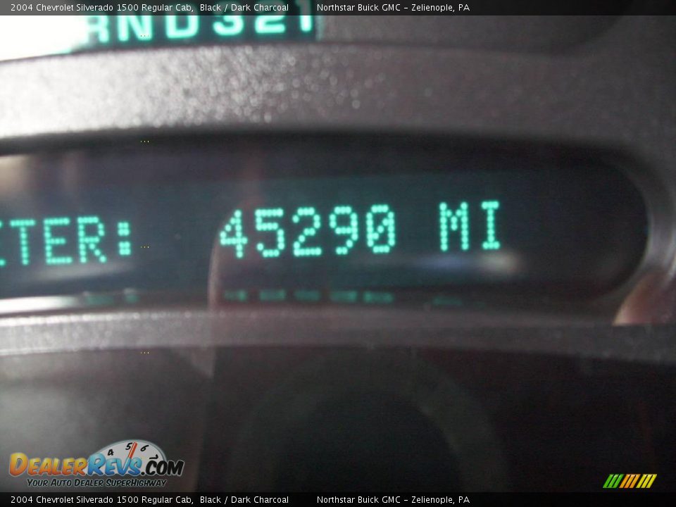 2004 Chevrolet Silverado 1500 Regular Cab Black / Dark Charcoal Photo #20