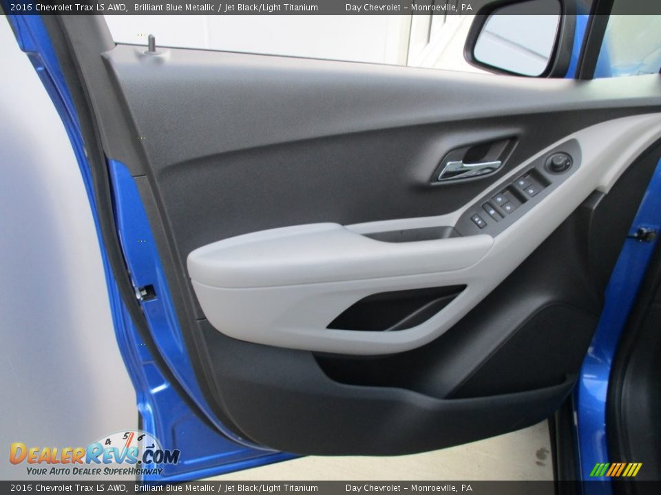 2016 Chevrolet Trax LS AWD Brilliant Blue Metallic / Jet Black/Light Titanium Photo #11