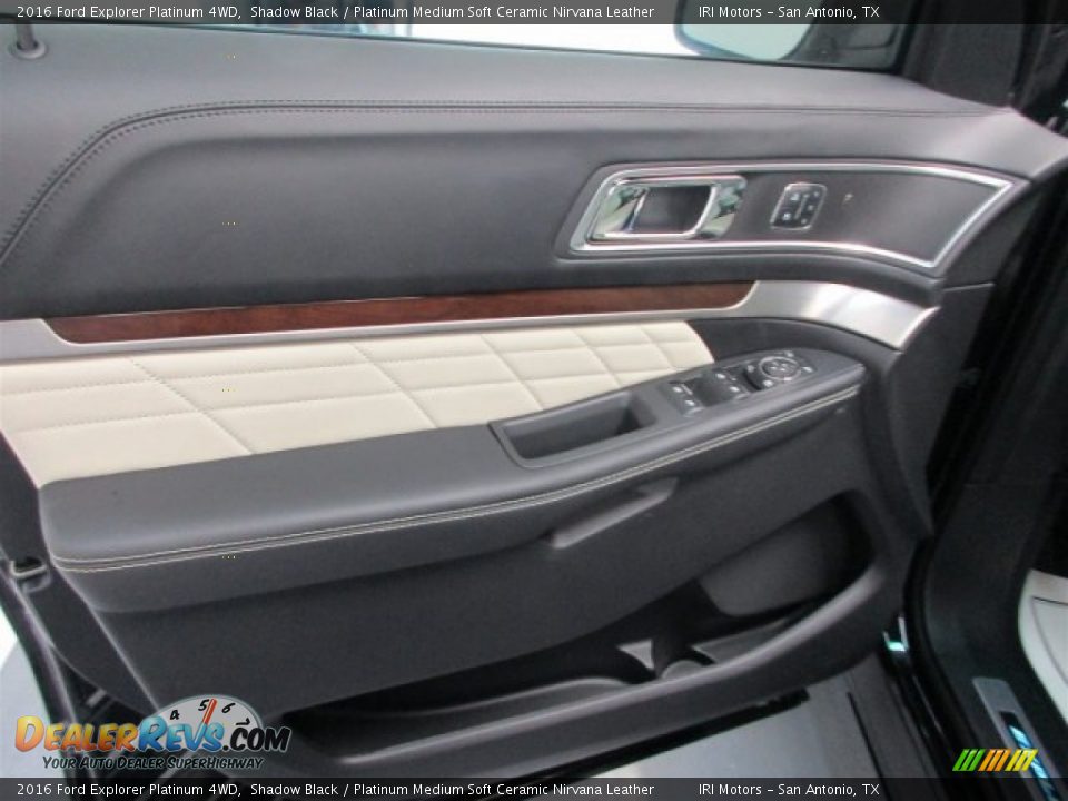 Door Panel of 2016 Ford Explorer Platinum 4WD Photo #11