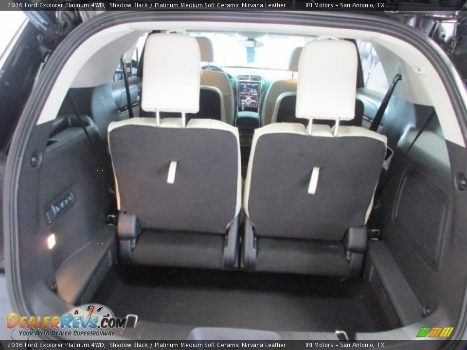 2016 Ford Explorer Platinum 4WD Shadow Black / Platinum Medium Soft Ceramic Nirvana Leather Photo #14