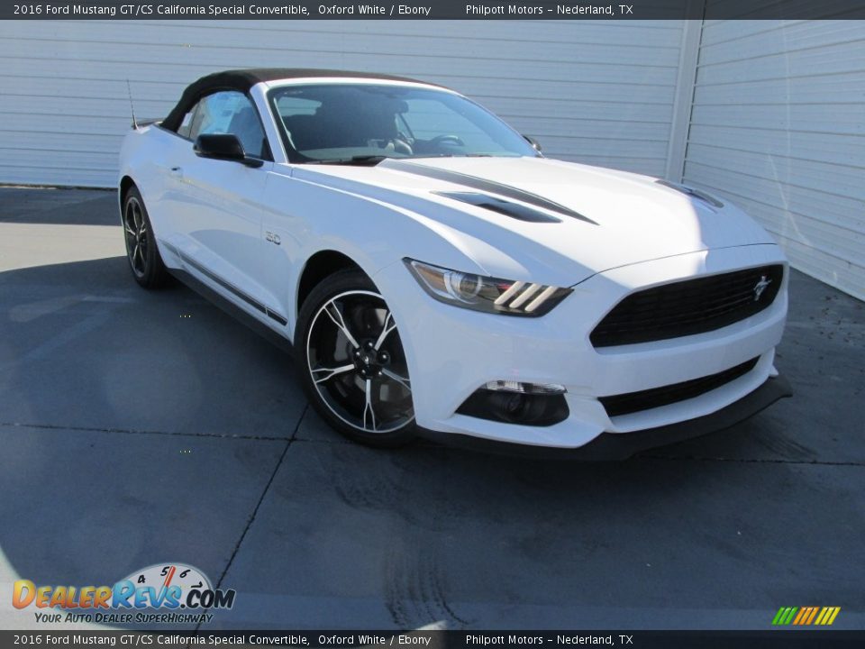 Front 3/4 View of 2016 Ford Mustang GT/CS California Special Convertible Photo #1
