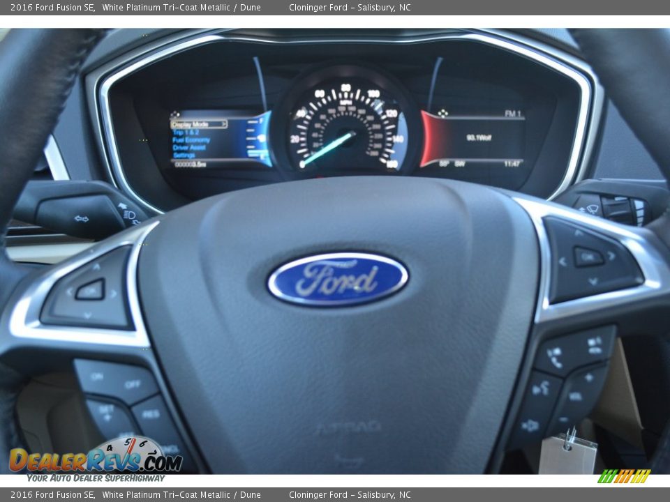 2016 Ford Fusion SE White Platinum Tri-Coat Metallic / Dune Photo #21