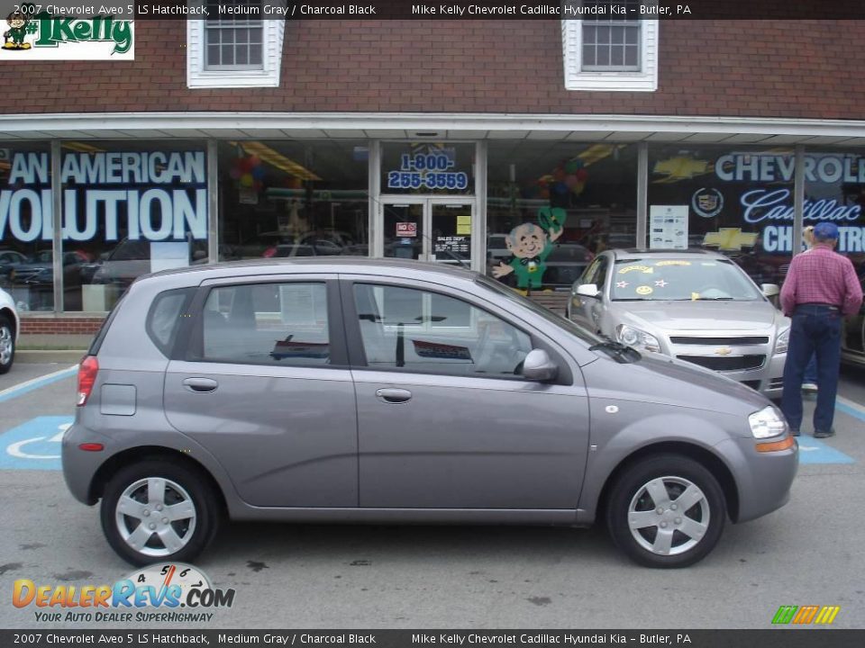 2007 Chevrolet Aveo 5 LS Hatchback Medium Gray / Charcoal Black Photo #1