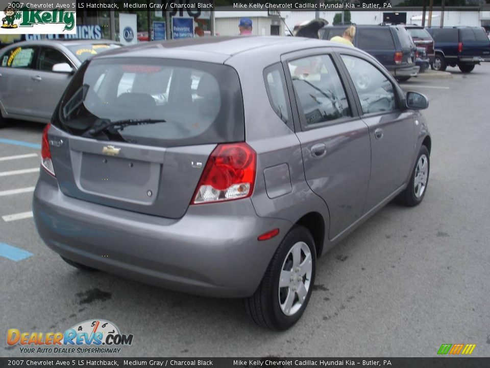 2007 Chevrolet Aveo 5 LS Hatchback Medium Gray / Charcoal Black Photo #2