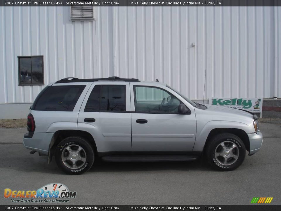 2007 Chevrolet TrailBlazer LS 4x4 Silverstone Metallic / Light Gray Photo #1