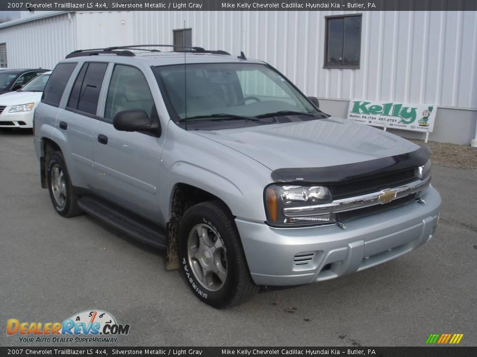 2007 Chevrolet TrailBlazer LS 4x4 Silverstone Metallic / Light Gray Photo #2