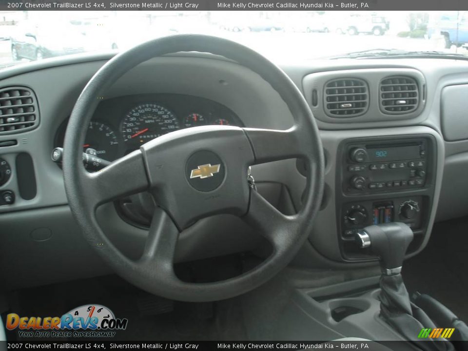 2007 Chevrolet TrailBlazer LS 4x4 Silverstone Metallic / Light Gray Photo #12