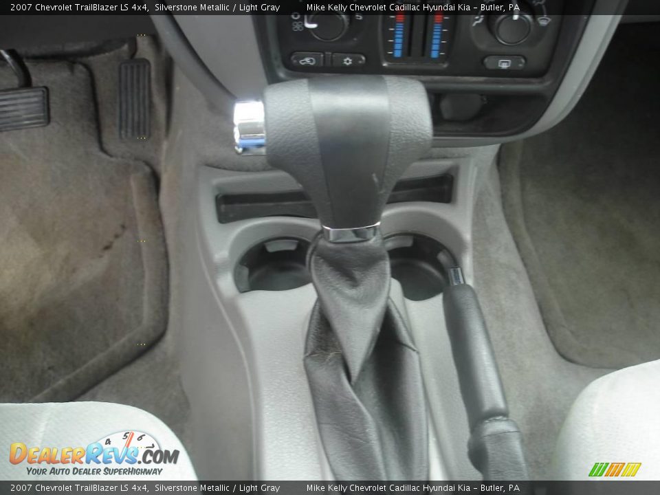 2007 Chevrolet TrailBlazer LS 4x4 Silverstone Metallic / Light Gray Photo #19