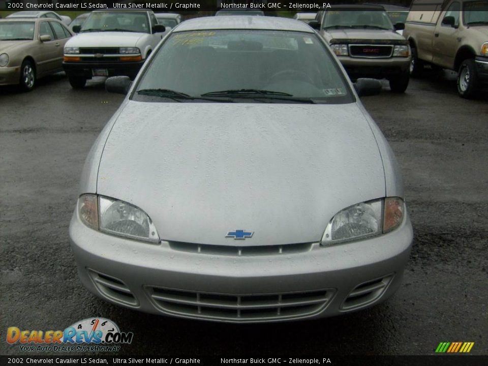 2002 Chevrolet Cavalier LS Sedan Ultra Silver Metallic / Graphite Photo #8