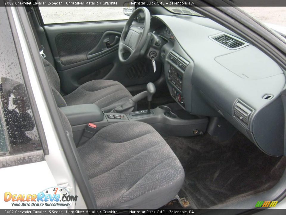 2002 Chevrolet Cavalier LS Sedan Ultra Silver Metallic / Graphite Photo #17