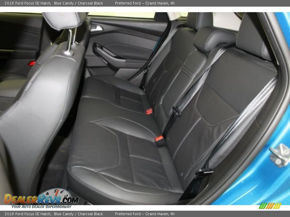 Rear Seat of 2016 Ford Focus SE Hatch Photo #10