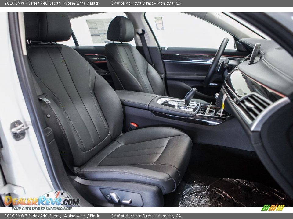 Front Seat of 2016 BMW 7 Series 740i Sedan Photo #2