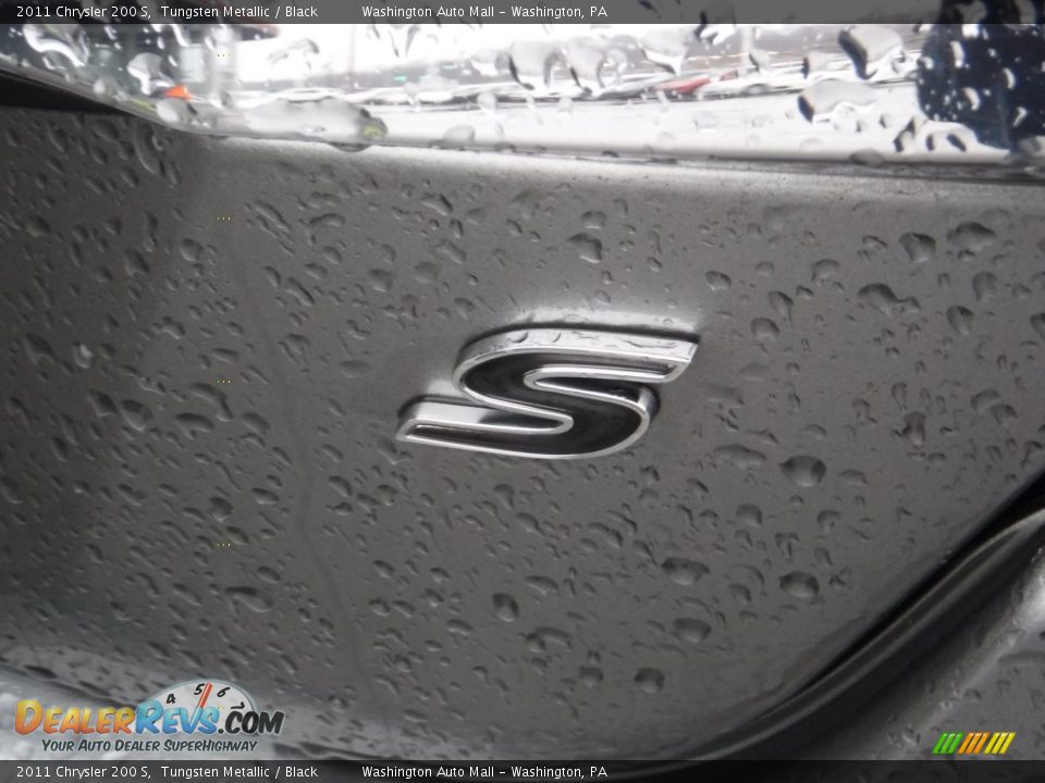 2011 Chrysler 200 S Tungsten Metallic / Black Photo #10