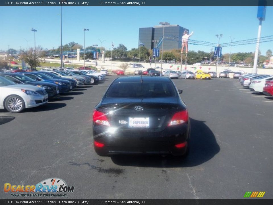 2016 Hyundai Accent SE Sedan Ultra Black / Gray Photo #10
