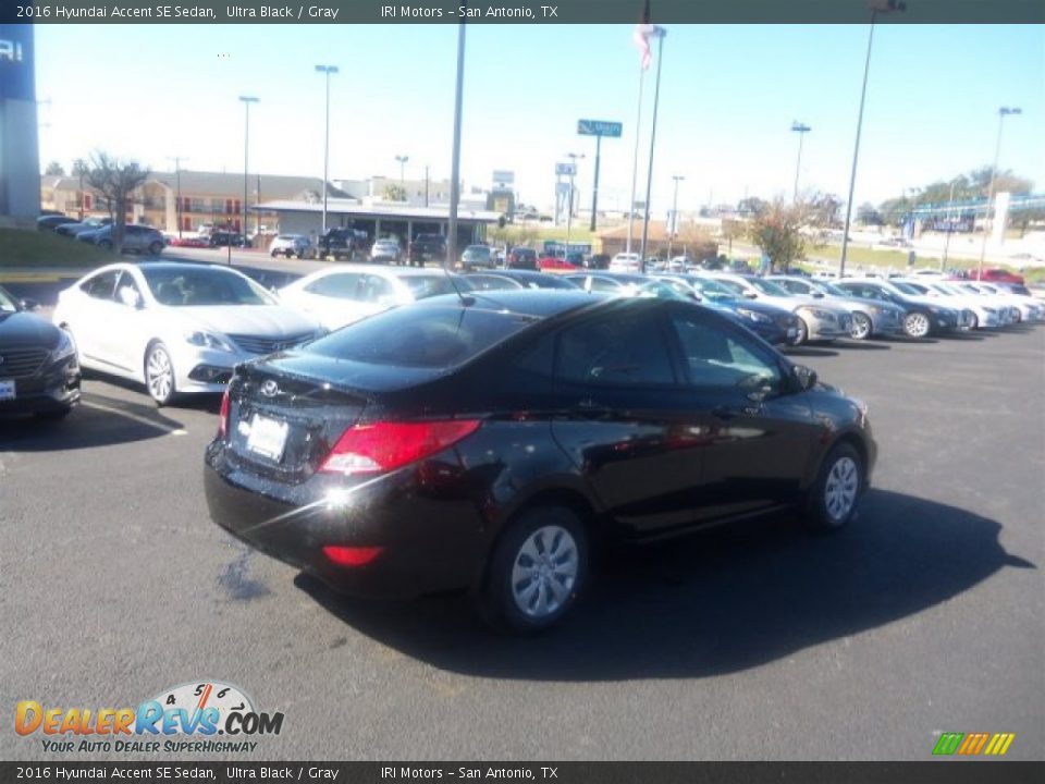 2016 Hyundai Accent SE Sedan Ultra Black / Gray Photo #11