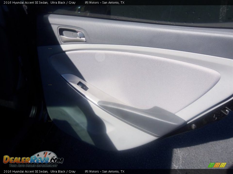 2016 Hyundai Accent SE Sedan Ultra Black / Gray Photo #15