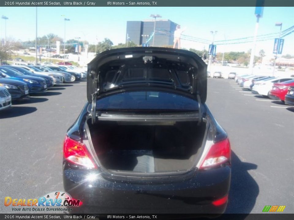 2016 Hyundai Accent SE Sedan Ultra Black / Gray Photo #18